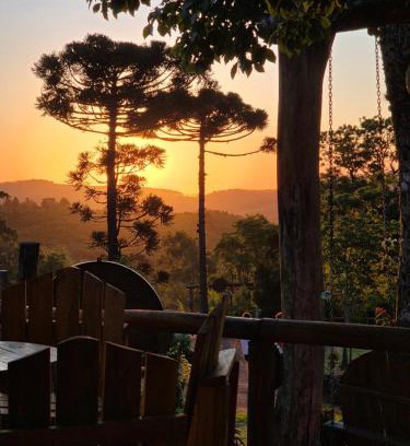 Caraa House | Inviting Alto da Colina: 4-Star Pet-Friendly Getaway