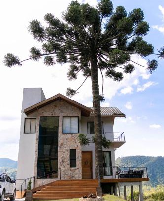 Agua Santa House | Discover Alto da Reserva: 4-Star Family-Friendly Retreat