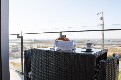 Aveiro Apartment | Unforgettable Oceanfront Stay at Alto das Marinhas