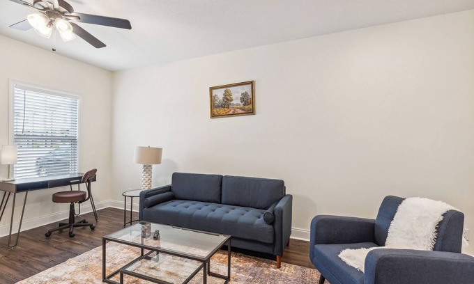 Clarksville Apartment | Alto I5 I Corporate Apartment I Pool I Gym