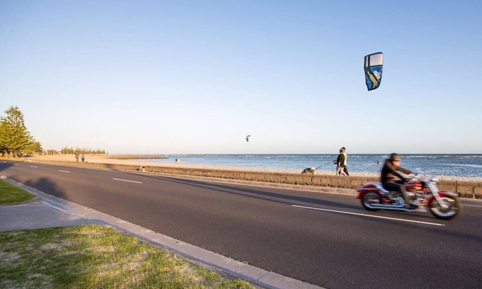 Altona Apartment | Beachfront Haven with Pool and Spa - Guest Rated 10/10