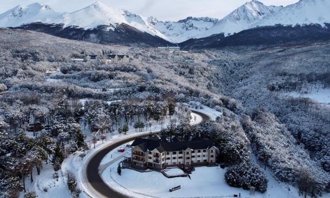 Province of Tierra del Fuego Hotel | Discover Altos Ushuaia Hotel & Resto: Family-Friendly Stay