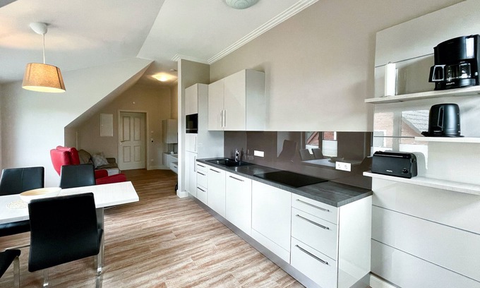 Borkum Apartment | Eco-Friendly Altstadt Borkum Apartment with Spa Access