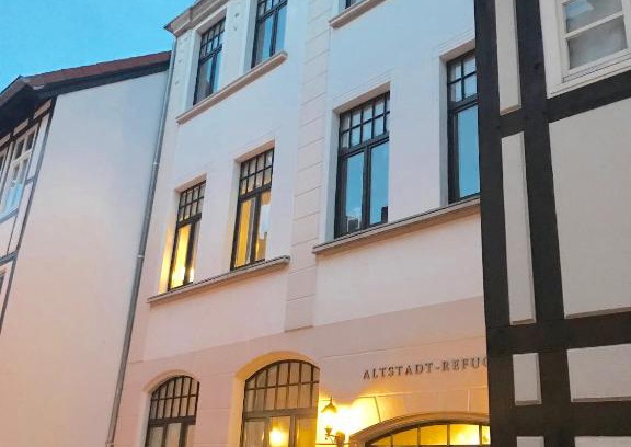 Hamelin Apartment | Explore Altstadt-Refugium: Family-Friendly Retreat
