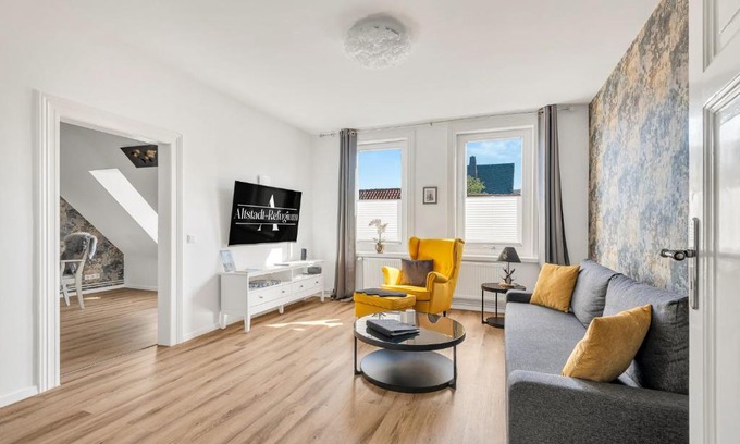 Goslar Apartment | Elegant Altstadt-Refugium: 4-Star Retreat with Hot Tub