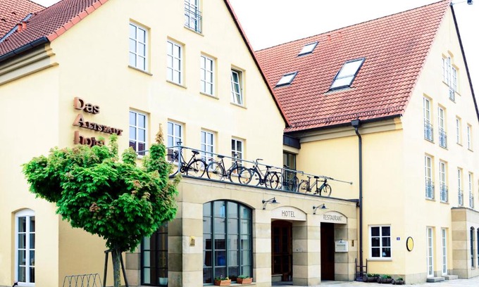 Hassfurt Hotel | Cozy Altstadthotel Haßfurt: Pet-Friendly & Accessible Stay
