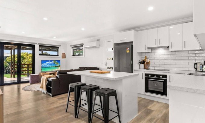 Cape Woolamai House | Unforgettable Alumuna: Oceanfront Retreat in Cape Woolamai