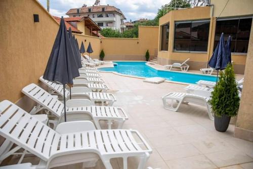Sandanski Apartment | ALVA: Guest Rated 10/10 with Pet-Friendly Amenities