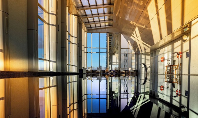 Puerto Madero Hotel | Elegant Alvear Icon Hotel: 5-Star Comfort with Spa & Pool