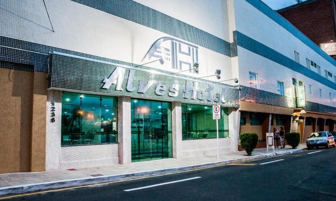 Marilia Hotel | Family-Friendly Alves Hotel with Pool & Restaurant Amenities