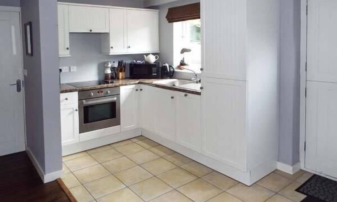 Farley Cottage | Discover Alveton: A 10/10 Family-Friendly Retreat
