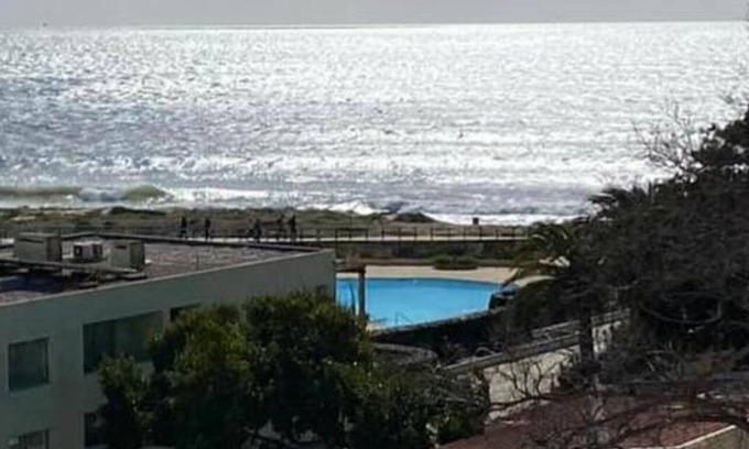 Torralta Apartment | Cozy Alvor Hotel: Steps from the Beach with Ocean Views