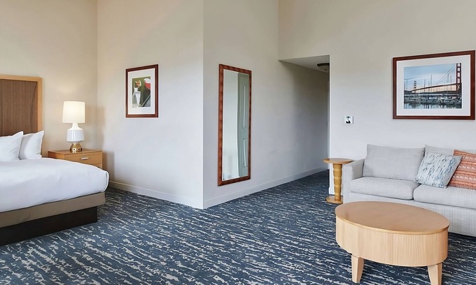 Berkeley Hotel | Relax and Unwind: Pet-Friendly Stay Near César Chávez Park