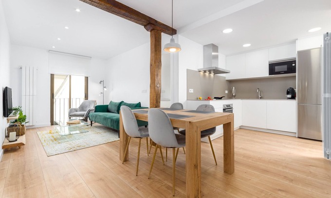 San Sebastian Centro Apartment | Discover Always Easy I Apata: Oceanfront Bliss Awaits