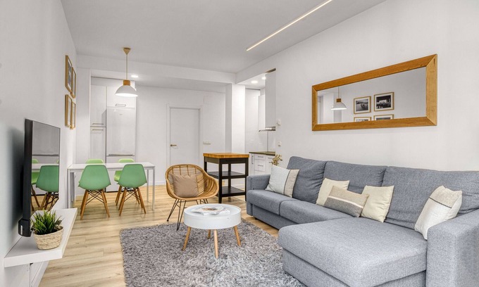 San Sebastian Centro Apartment | Impeccable Stay at Always Easy I Arroka with Ocean Views