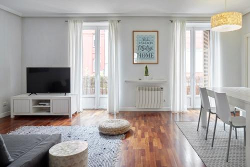 Antiguo Apartment | Discover Always Easy I Escolta Real: Family-Friendly Haven