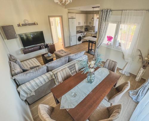 Salamis House | Family-Friendly Retreat at Alyki Salamina House