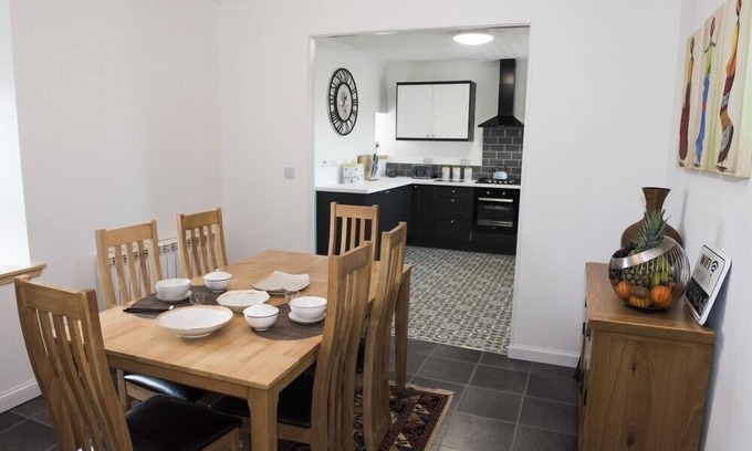 Isle of Lewis Cottage | Family-Friendly AM BLÀR BEAG with Beautiful Garden in Ness