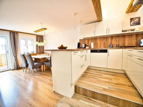 Oberschonau Apartment | Discover Am Bruckenstüberl: 4-Star Pet-Friendly Retreat