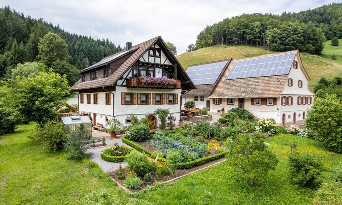 Bad Peterstal-Griesbach Apartment | Guest Rated 9.7: Family-Friendly Stay at Am Döttelbach