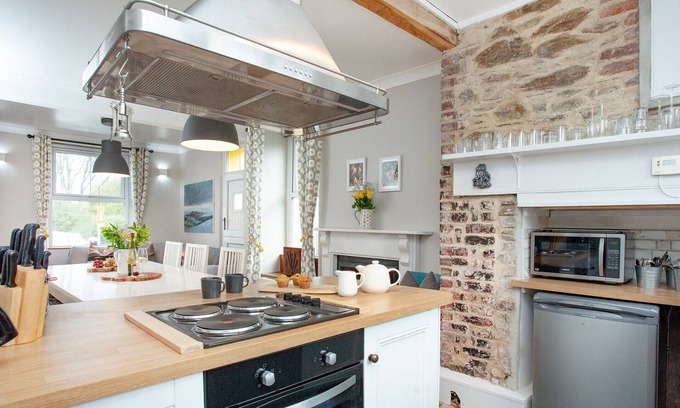 Saltash Cottage | Impressive Country House with Ocean View and Pet-Friendly Perks