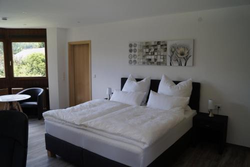 Pfeffingen House | Discover Am Irrenbächle: Pet-Friendly Family Retreat