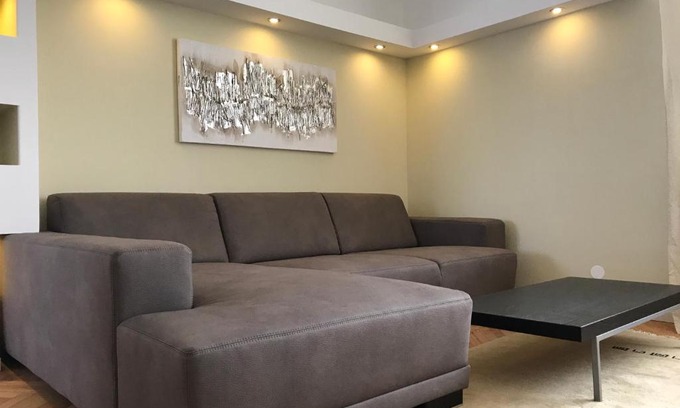 Poverding Apartment | Outstanding Am Löwenpark: Family-Friendly Retreat