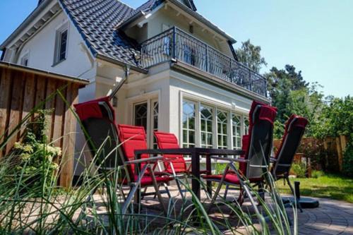 Born auf dem Darss House | Family-Friendly Stay at Am Lütten Bagen with Hot Tub