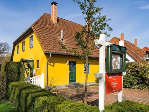 Ostseebad Prerow House | Modern Retreat at Am Rotdorn: Family & Pet Friendly Stay