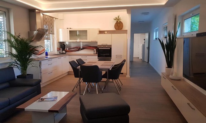 Marzahn Apartment | Family-Friendly Stay at Am Schmeding - Guest Rated 9.6