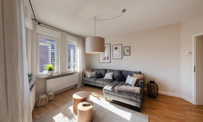 Innenstadtring Apartment | Family-Friendly Haven at Am Wienburg with High Ratings