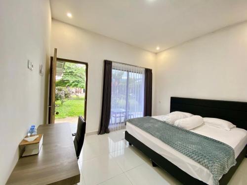 Tentena House | Budget-Friendly Amadeo Guest House with Breakfast Included