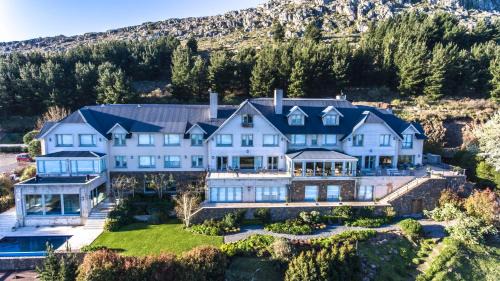 Tandil Hotel | Elegant Amaike Hotel Golf & Spa with Oceanfront Views