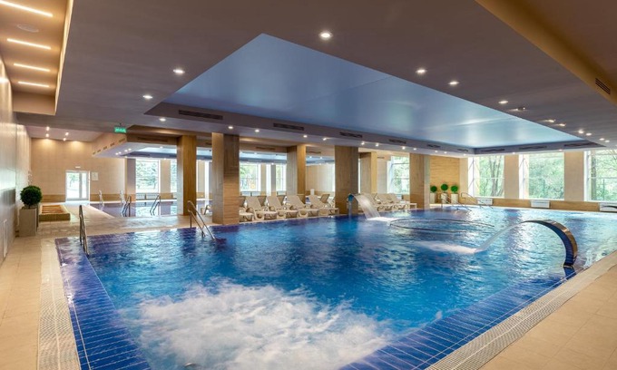 Istra Resort | Tranquil Amaks Resort Novaya Istra with Private Pool & Breakfast