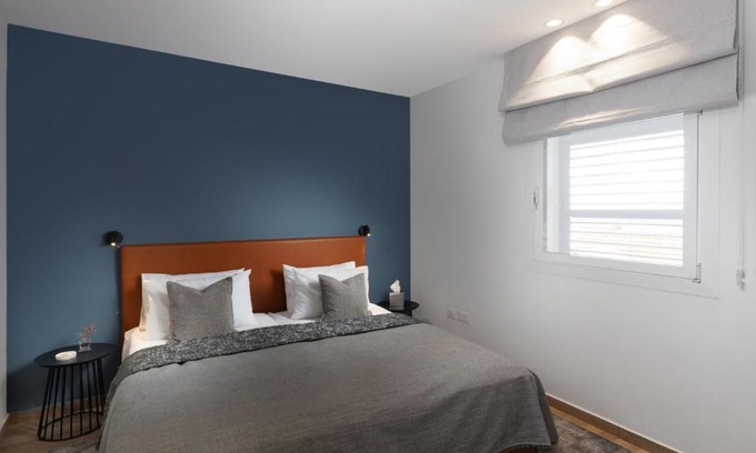Nachlaot Apartment | Amalon Pent House: Deluxe Rooms with Terrace & Family-Friendly