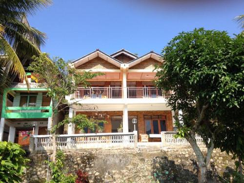 Tuk Tuk House | Cozy Aman's Guesthouse: Family-Friendly with Dining Options