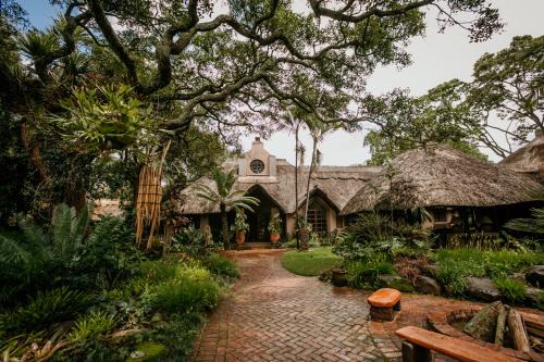 Glen Lorne Cabin | Idyllic Amanzi Lodge with Oceanfront Views and Spa