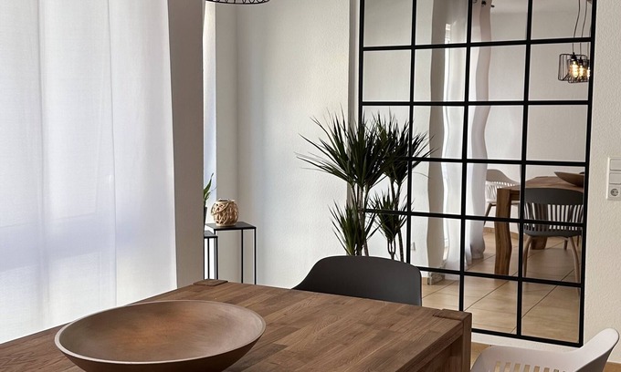 Lahr Apartment | Stylish AMAO-Stays: Center Location with King Size Comfort