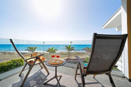 San Agustin Apartment | Beachfront Amapola Coast - Family Friendly & Guest Rated 9.8