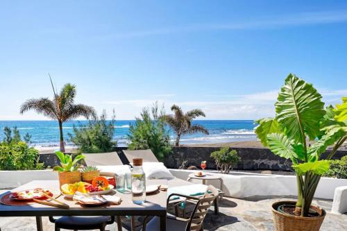 San Agustin Apartment | Oceanfront Amapola Palms - Recently Renovated Retreat