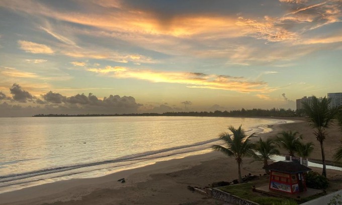 Isla Verde Apartment | Beachfront Amapola SeaSide Apartment with Ocean Views