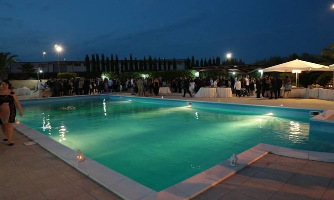 Spezzano Albanese Hotel | Discover Amarcord: Family-Friendly Stay with Pool Access