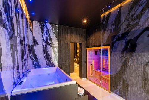 Ruggero Settimo Bed & Breakfast | Indulge at Amari 120 Suite & Spa: Pet-Friendly Retreat