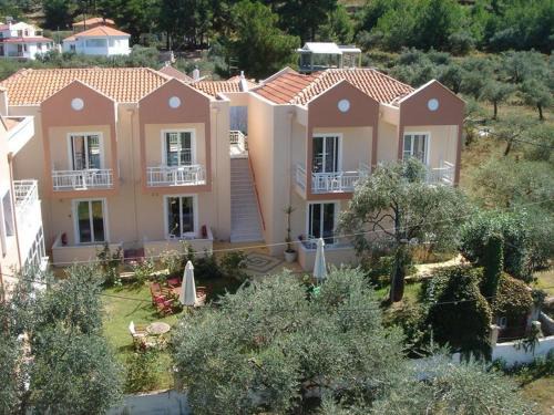 Skala Rachoniou Apartment | Exceptional Amarilia: Top-Rated Stay with Family-Friendly Amenities