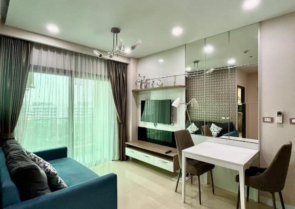 South Pattaya Apartment | Pet-Friendly Haven at Amarin - Dusit Grand Condo View