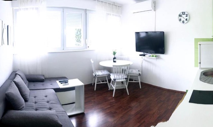 Drnis Apartment | Top-Rated AMARIN Apartman: Family-Friendly Getaway