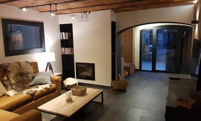 Tremp House | Explore Amaroq Explorers BaseCamp: Spa & Hot Tub Retreat