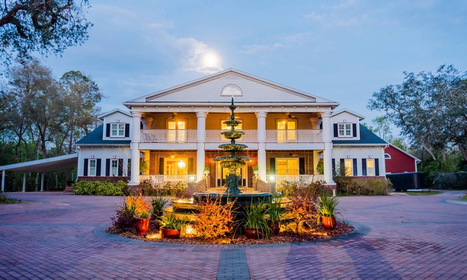 Ormond Beach House | Experience Amarula Spa: 8 Bedrooms & River Views Await