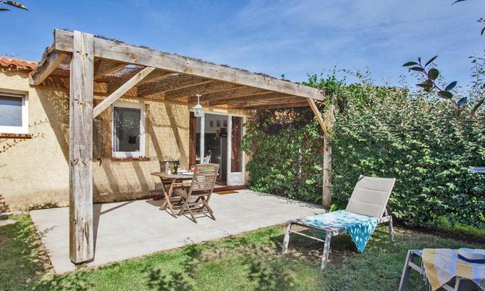 Calvi Villa | Cozy Retreat for Two in Calvi with Pool & Garden