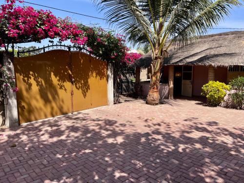 Batokunku Apartment | Cozy Amas Bungalow with Child-Friendly Amenities
